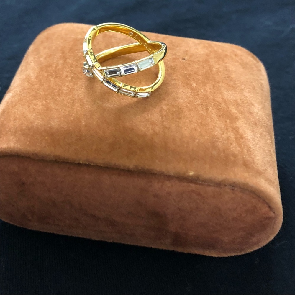 Cross ring